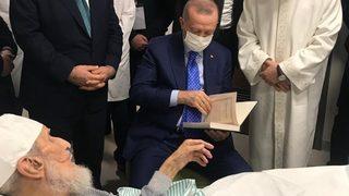 Erdoğan'ın ziyaret ettiği kanaat önderi Hafız Abdullah Nazırlı hayatını kaybetti