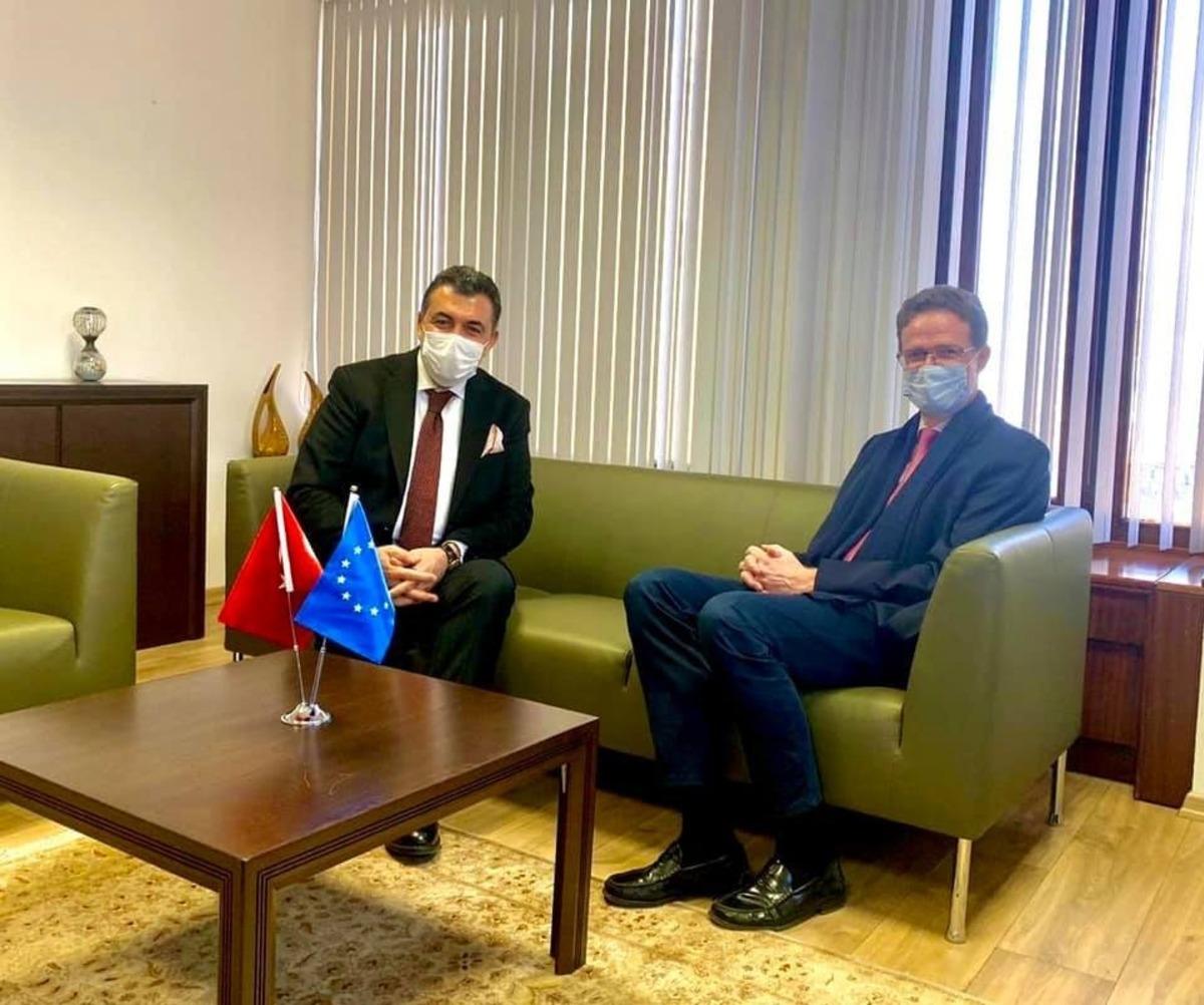 Ardahan Belediye Başkanı Faruk Demir, AB T&uuml;rkiye Delegasyonu yeni başkanı B&uuml;y&uuml;kel&ccedil;i Landrut&rsquo;u ziyaret etti