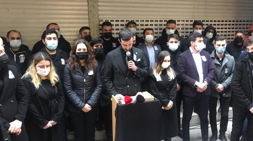 CHP Kocaeli Gençlik Kolları üyeleri, Tugay'ın intiharında CHP'li siyasetçileri suçladı