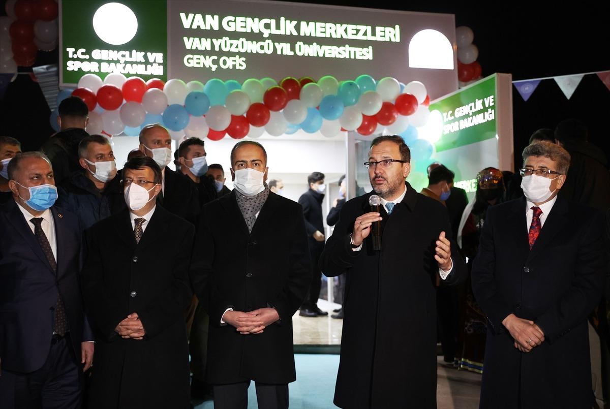 Gen&ccedil;lik ve Spor Bakanı Kasapoğlu, Van'daki Gen&ccedil; Ofisi'nin a&ccedil;ılışına katıldı