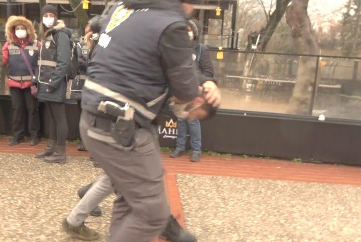 Bursa’da izinsiz gösteriye gözaltı G3
