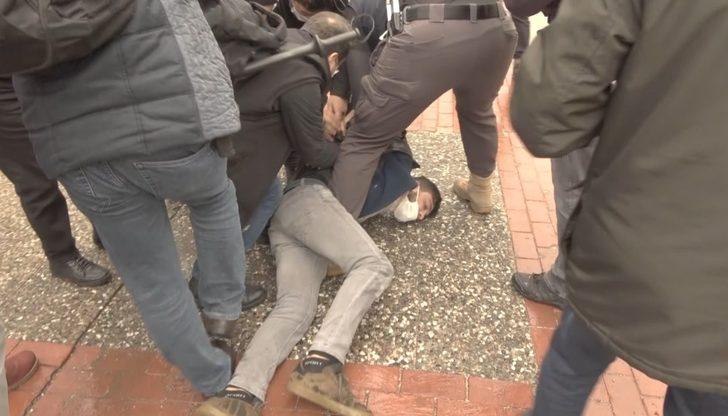 Bursa’da izinsiz gösteriye gözaltı G4