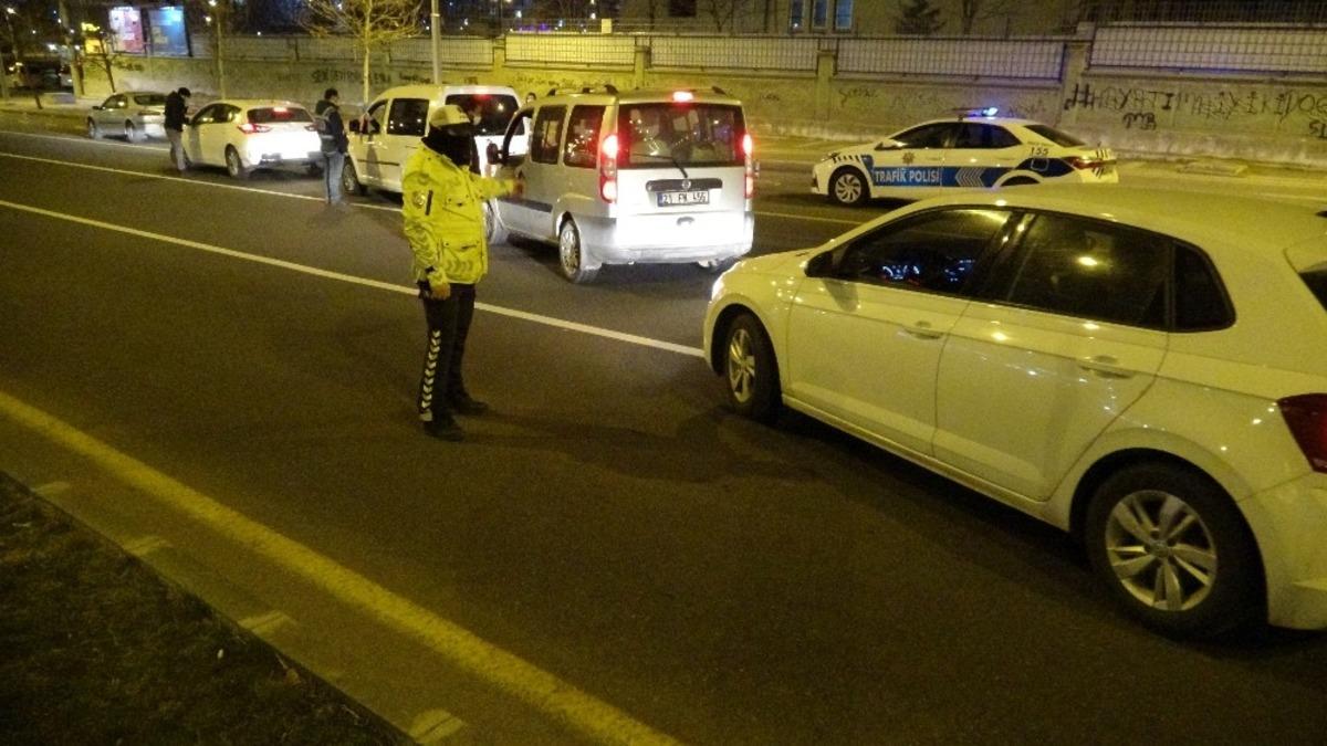 Diyarbakır&rsquo;da 56 saatlik sokak kısıtlaması başladı