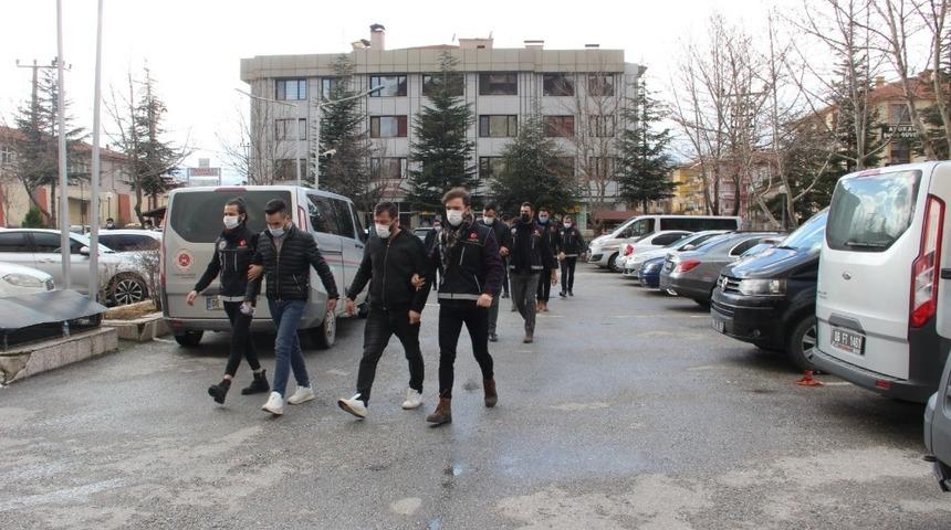 Uyuşturucu operasyonunda yakalanan 4 kişi tutuklandı
