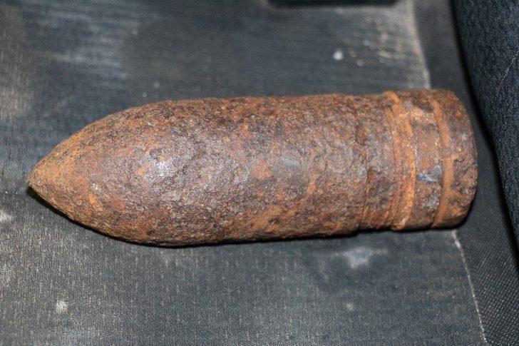 Kar temizliğinde patlamamış top mermisi buldu G1