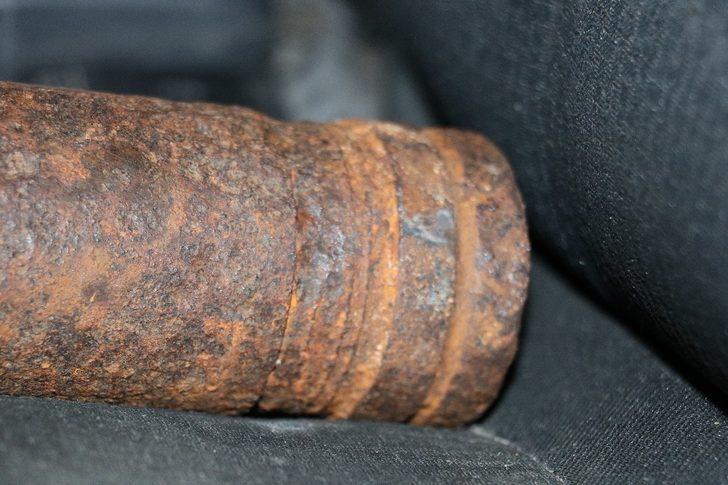 Kar temizliğinde patlamamış top mermisi buldu G4