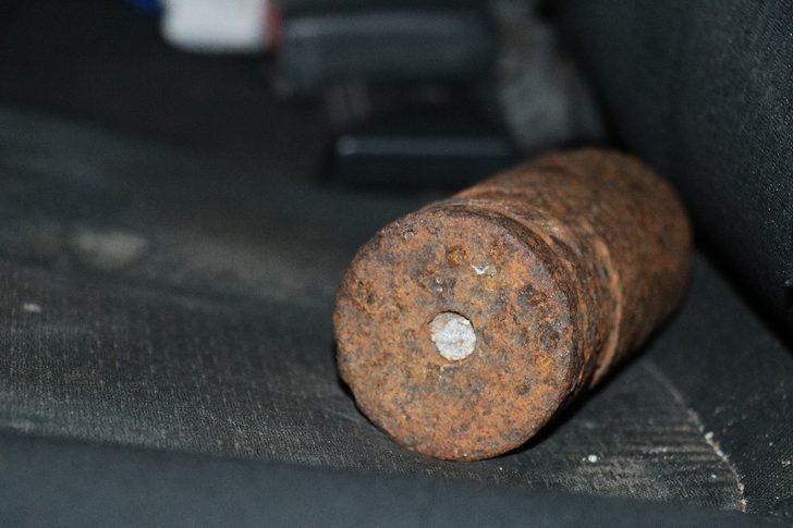 Kar temizliğinde patlamamış top mermisi buldu G5