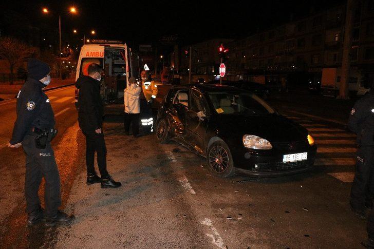 Suriye uyruklu kadın kaza yapan ambulansta doğum yaptı G5