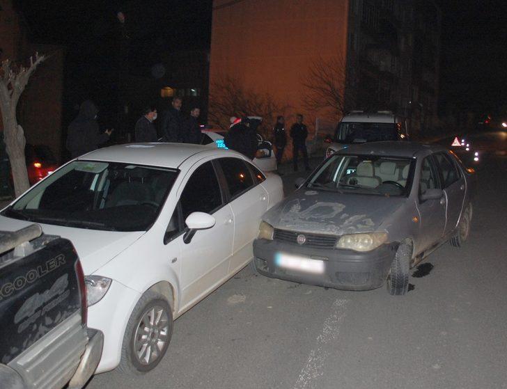 Park halindeki otomobile çarpıp kayıplara karıştı G2