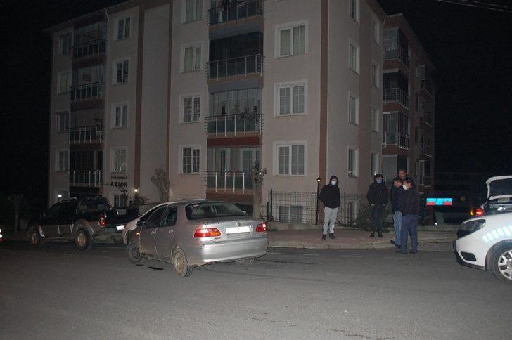 Park halindeki otomobile çarpıp kayıplara karıştı G3