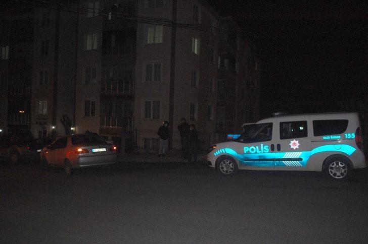 Park halindeki otomobile çarpıp kayıplara karıştı G4