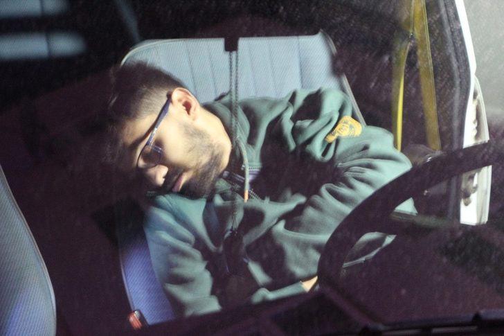 Uyurgezer hırsız polisin pes etmeyeceğini anlayınca uykusundan uyandı G1