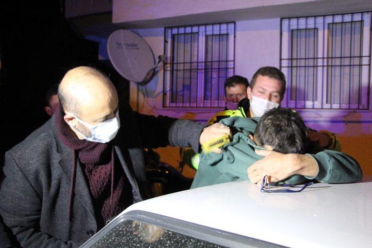 Uyurgezer hırsız polisin pes etmeyeceğini anlayınca uykusundan uyandı G2