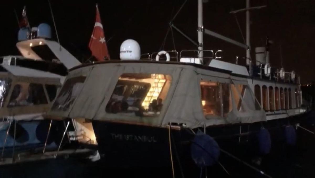 (&Ouml;zel) İstanbul Boğazı&rsquo;nda yattaki doğum g&uuml;n&uuml; partisine baskın