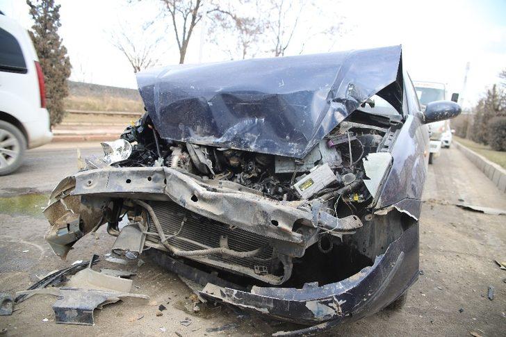 Elazığ’da zincirleme trafik kazası: 4 yaralı G5