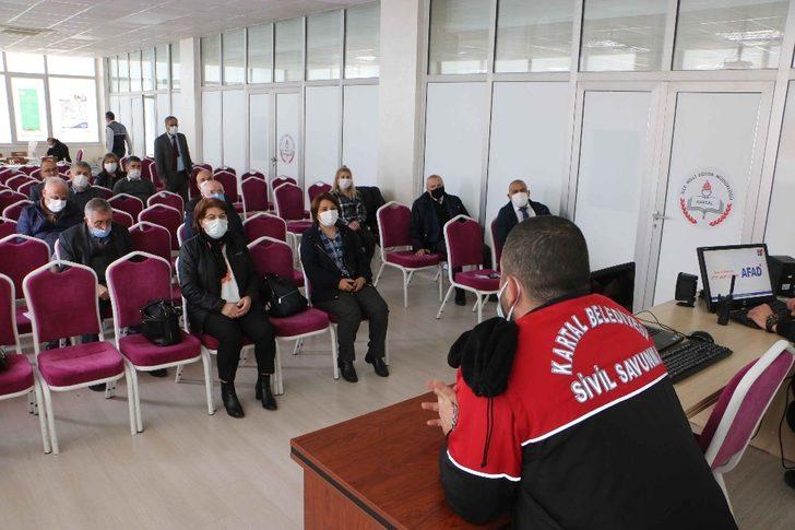 Kartallı muhtarlara afet farkındalık eğitimi G4