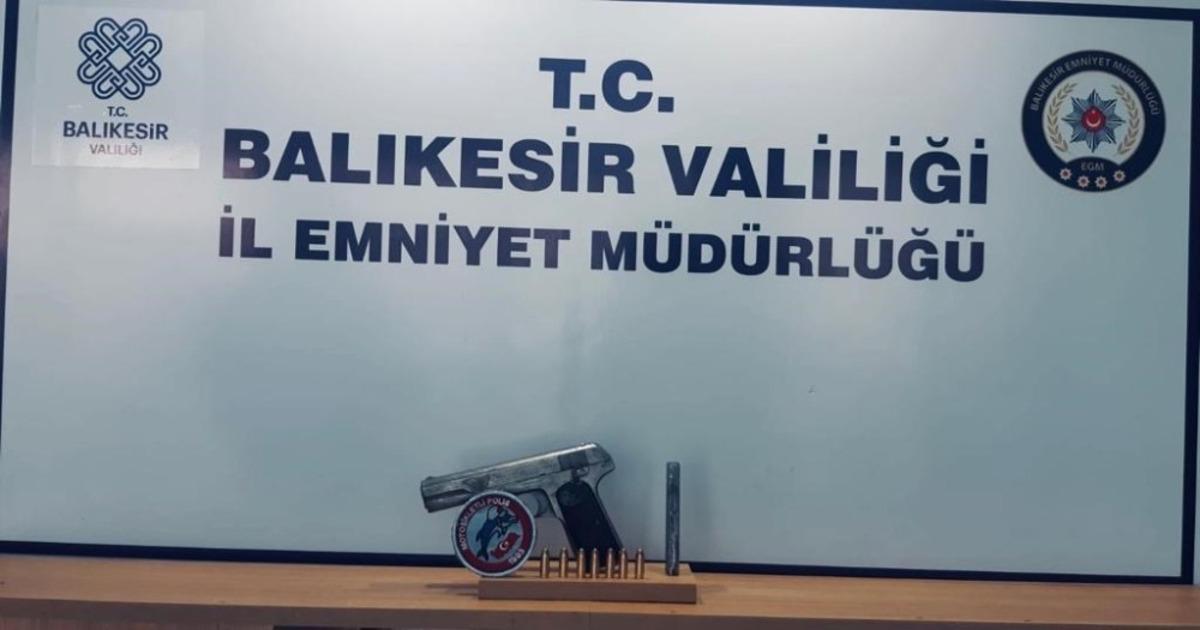 Balıkesir&rsquo;de polis 18 aranan şahsı yakaladı