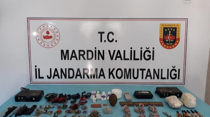 Mardin’de terör örgütü PKK’nın 14 sığınağı daha imha edildi
