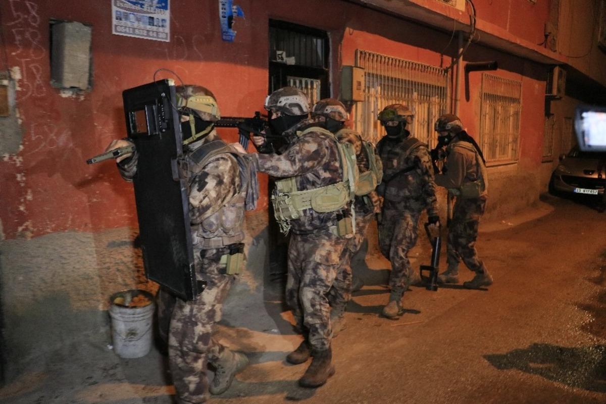 Adana&rsquo;da PKK/KCK operasyonunda 25 g&ouml;zaltı