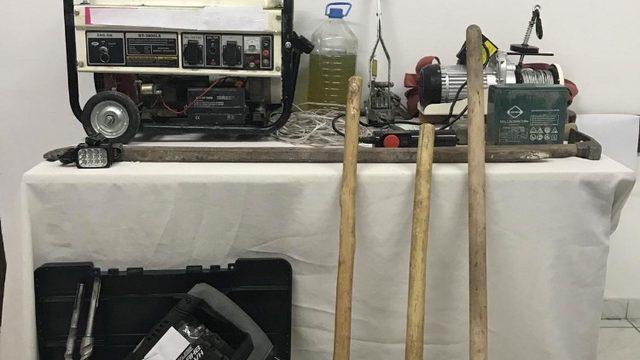 Kaçak kazı yapan 6 kişi suç üstü yakalandı