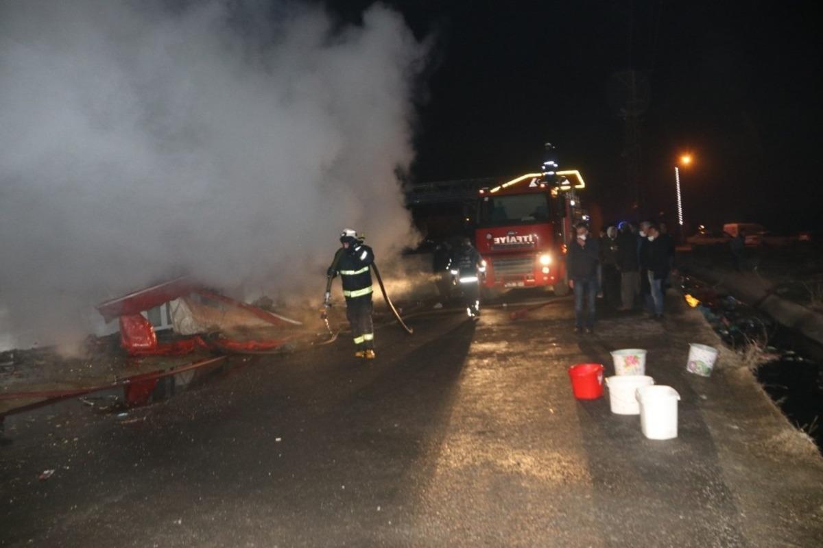 Erciş&rsquo;te korkutan yangın