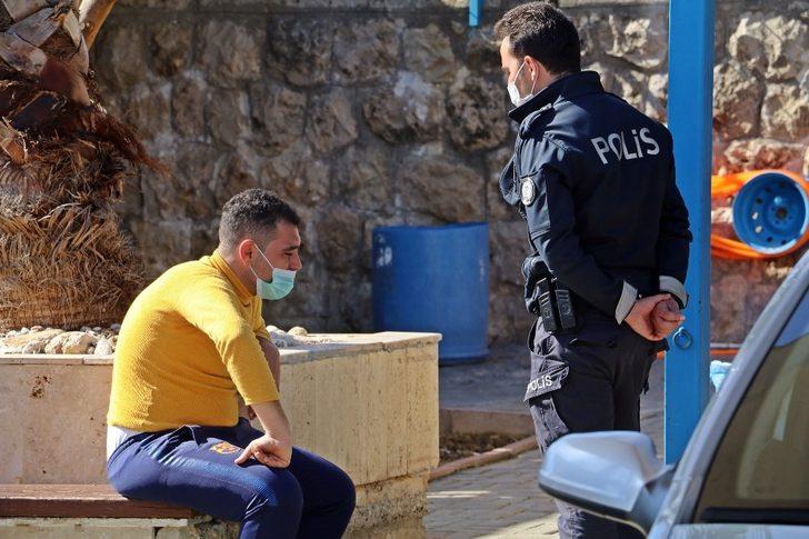 Ceza yiyeceğini düşünüp ağlayan kuryeye polis şefkati G4