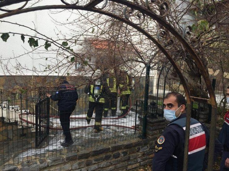 Yanan evde mahsur kalan yaşlı kadın hayatını kaybetti G4