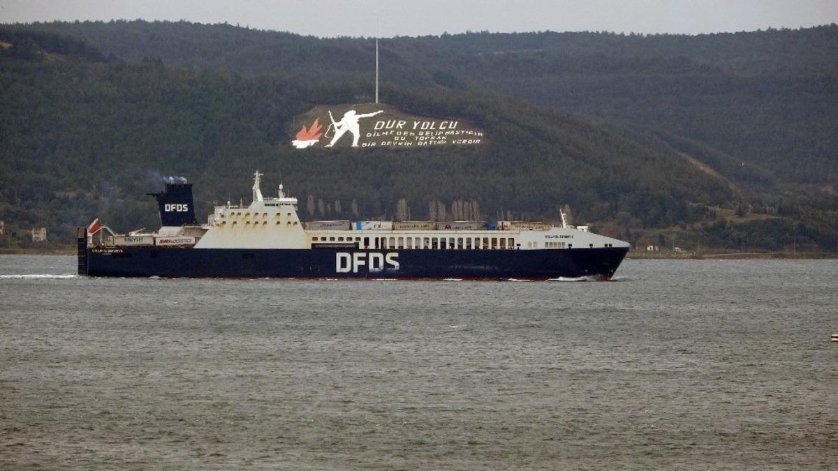 &Ccedil;anakkale&rsquo;de yanan "Gallipoli Seaways" isimli Ro-Ro gemisi, İstanbul&rsquo;a d&ouml;n&uuml;yor