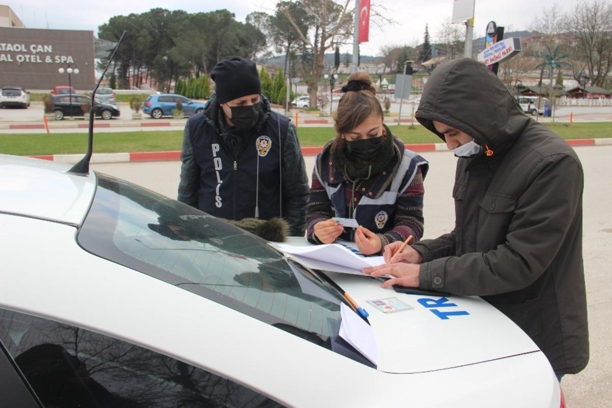 &Ccedil;an&rsquo;da sokağa &ccedil;ıkma kısıtlamalarında trafik denetimleri
