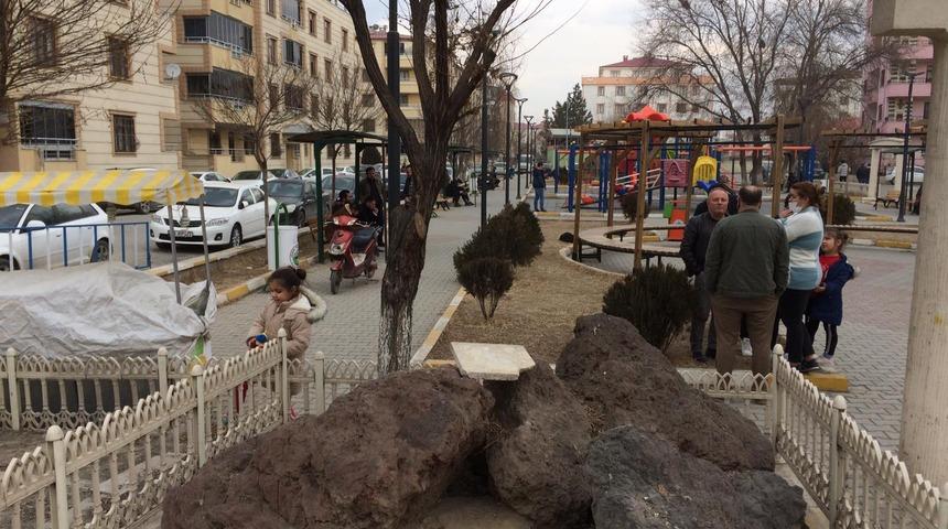 Son Dakika: Ermenistan sınırında 4.7 büyüklüğünde korkutan deprem!