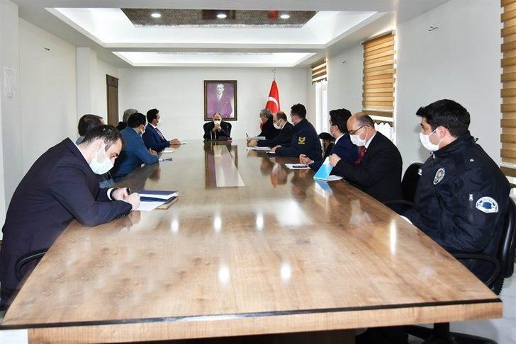 Vali Özkan Tuzlukçu ilçesini ziyaret etti G3