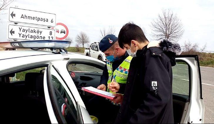 Kısıtlamayı ihlal edip otostopla yolculuğa çıktı, jandarmaya yakalanınca ’Son talihli ben miyim’ dedi G2