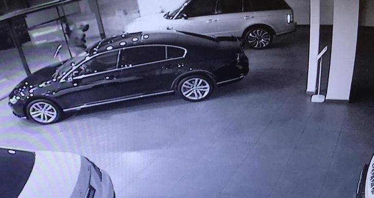 Oto galeriden çaldıkları yarım milyonluk aracı geri getirdiler G2