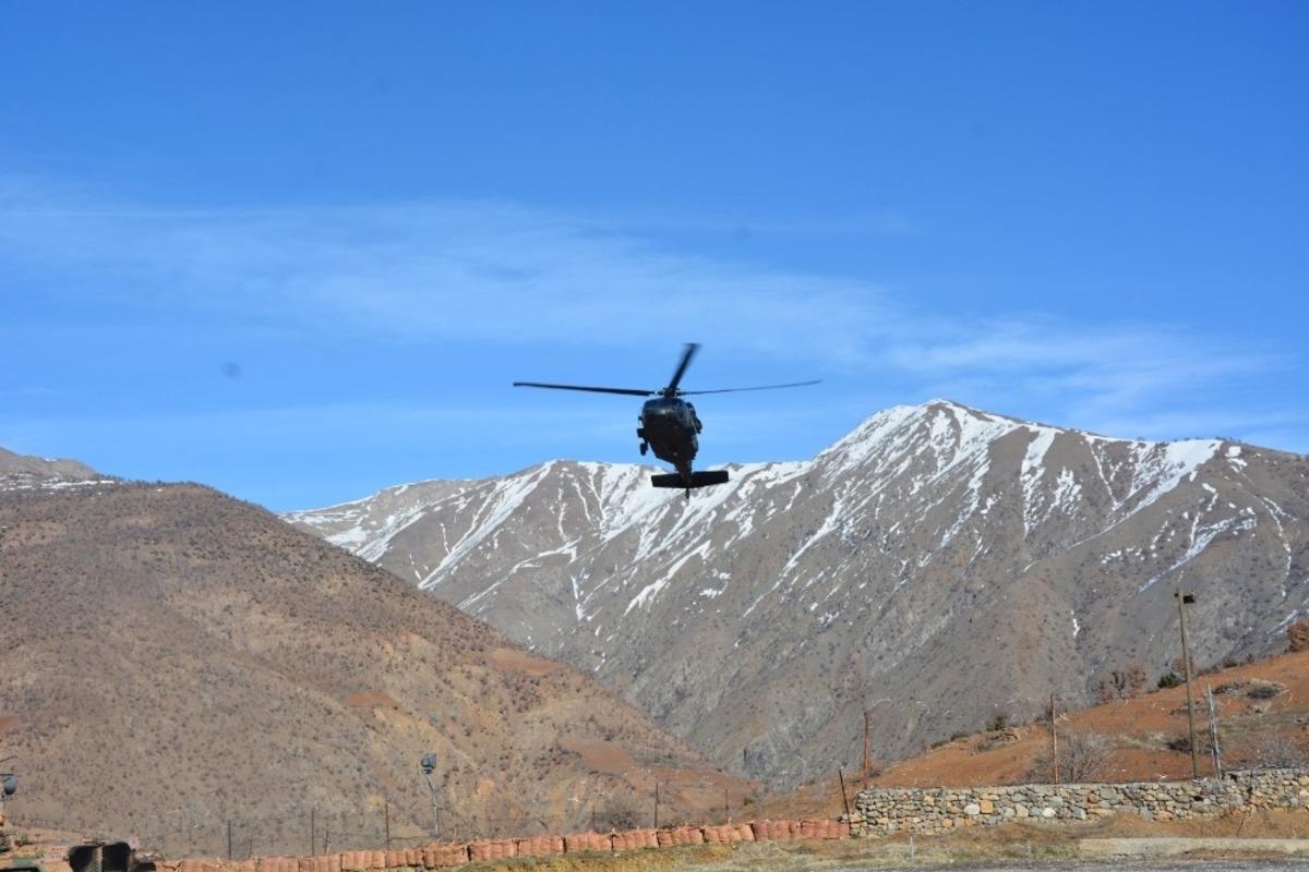 Siirt Valisi Hacıbektaşoğlu, Şirvan&rsquo;a bağlı Yağcılar k&ouml;y&uuml;nde incelemelerde bulundu