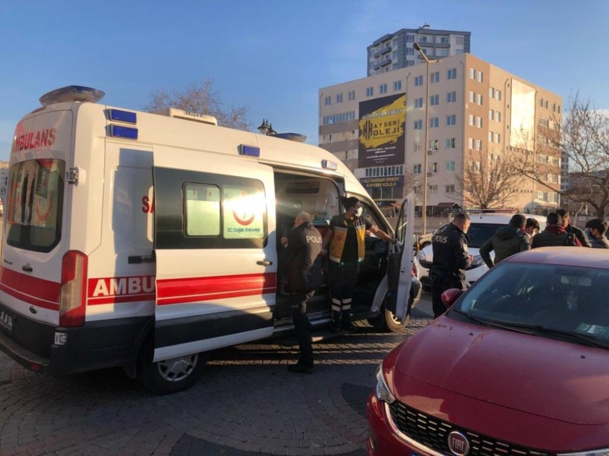 Kayseri&rsquo;de &ouml;ğrenciler arasında bı&ccedil;aklı kavga: 2 yaralı
