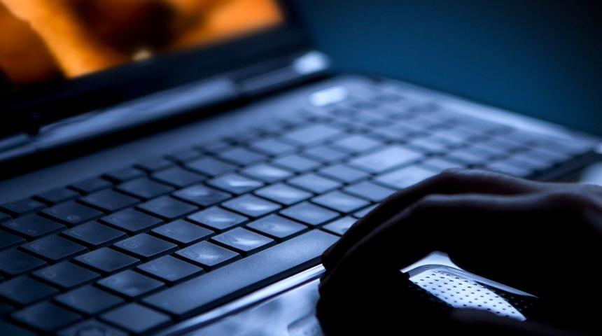 Porno filmlerde oynayan Belçikalı öğretmenin işine son verildi