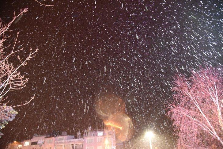 Balıkesir’de beklenen kar yağışı başladı G3