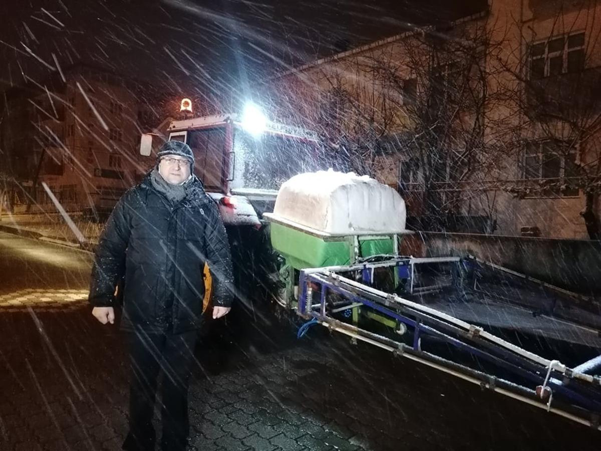 &Ccedil;an&rsquo;da karla m&uuml;cadele &ccedil;alışmalarında sol&uuml;syon kullanılıyor