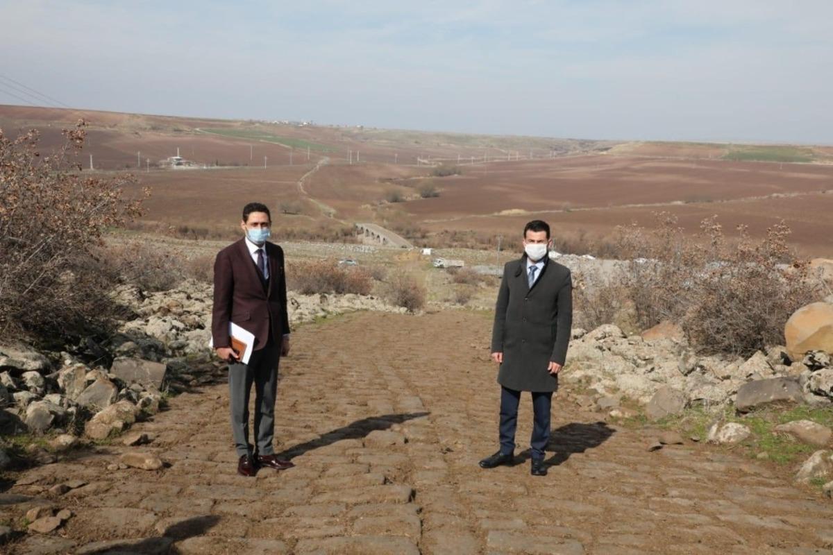 Kaymakam Beşikci&rsquo;den tarihi yol ve k&ouml;pr&uuml;de inceleme