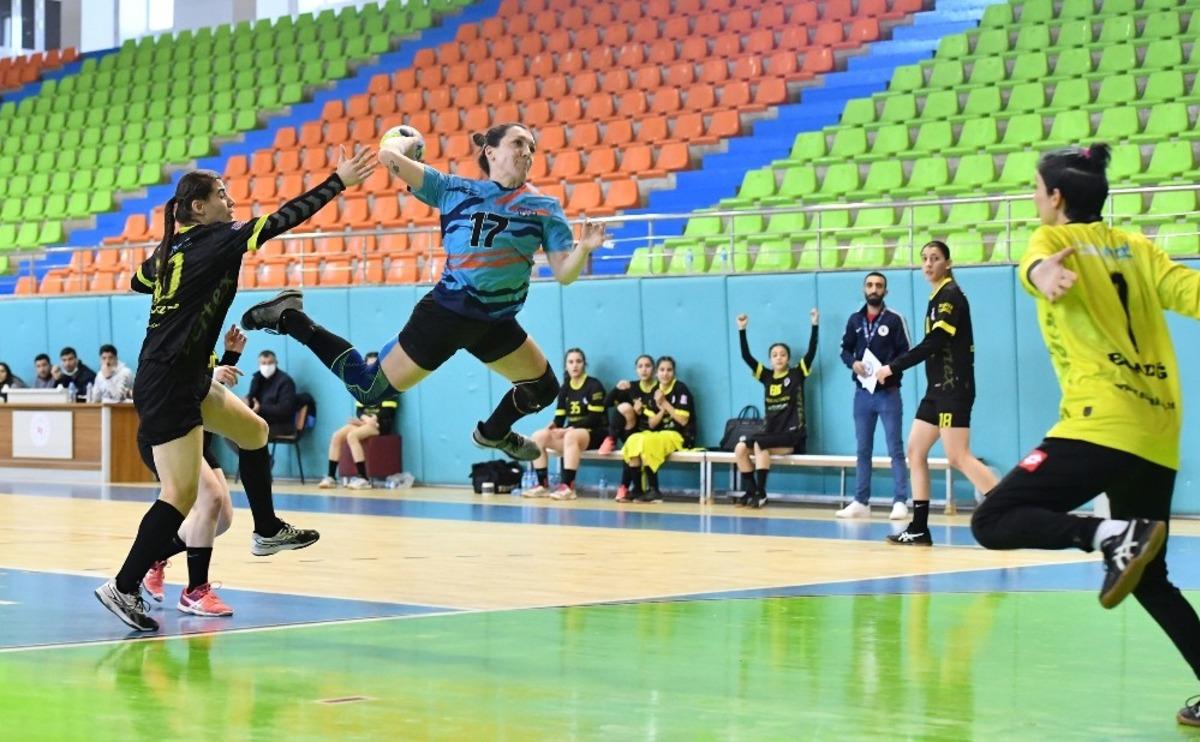 Mavi Kelebekler &uuml;st &uuml;ste &uuml;&ccedil;&uuml;nc&uuml; galibiyet