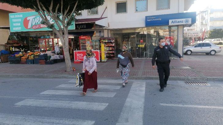 Kucaklarında bebekle polise yakalanan dilencilere 16 bin lira ceza G2