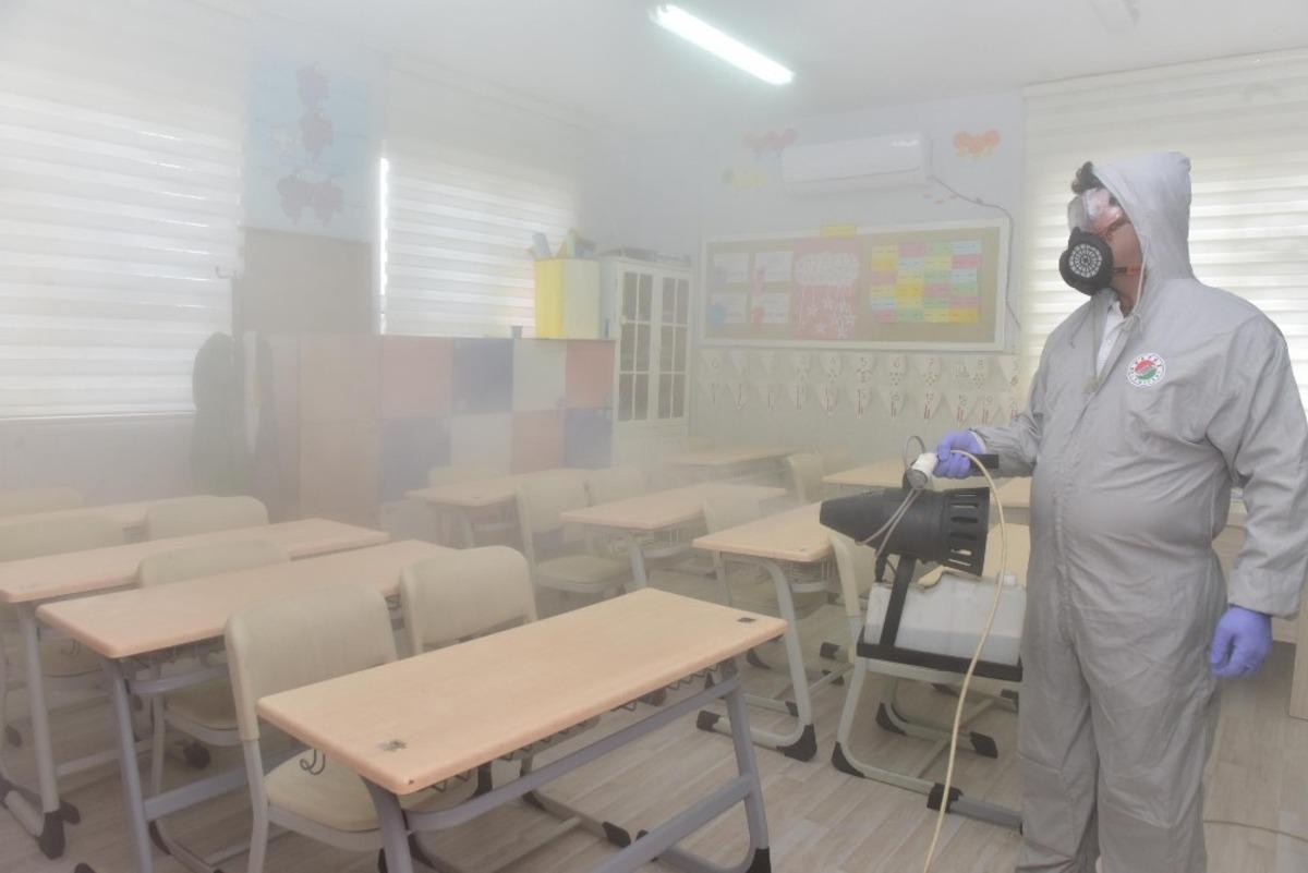 Kepez&rsquo;de y&uuml;z y&uuml;ze eğitim &ouml;ncesi 12 okul dezenfekte edildi