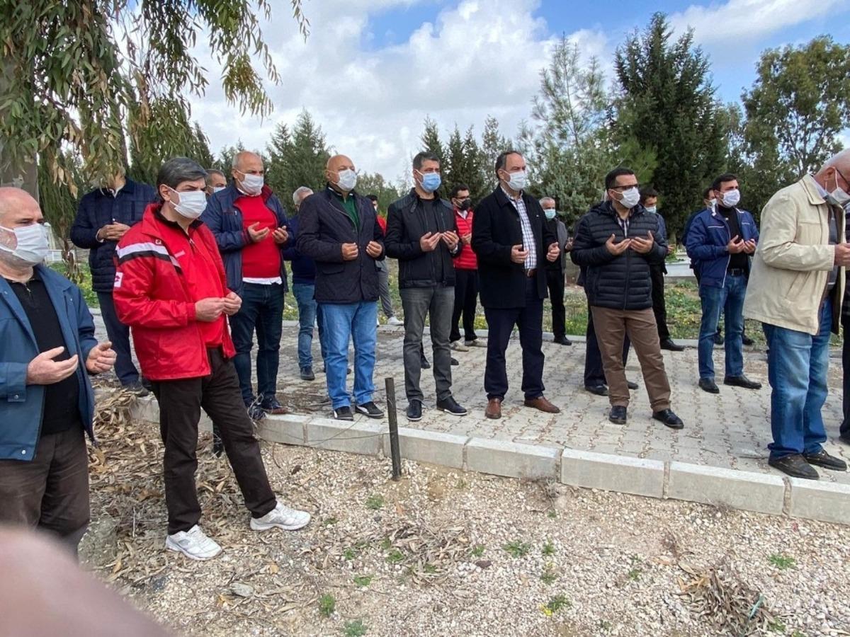 Adnan Dinib&uuml;t&uuml;n toprağa verildi