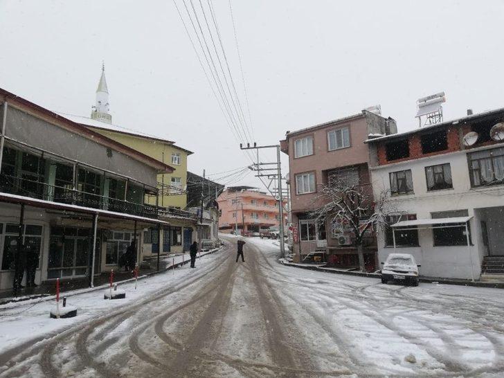 Kazdağları’nda kar yağışı etkili oluyor G5