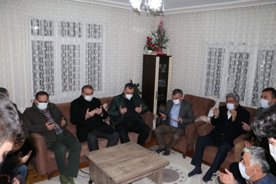 Başkan Demir ve Milletvekili &Ccedil;ilez&rsquo;den Havza Belediyesi &ccedil;alışanının ailesine taziye ziyareti