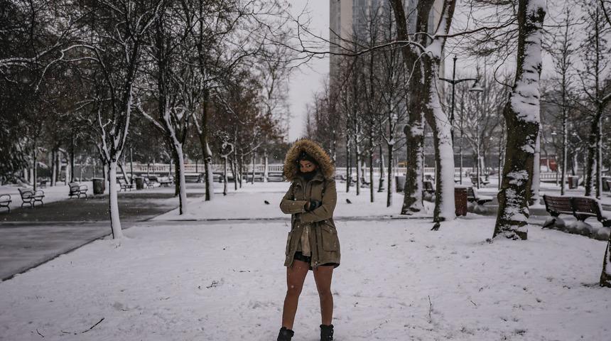 İstanbul'da beklenen kar yağışı başladı: Saatlerdir aralıksız yağıyor