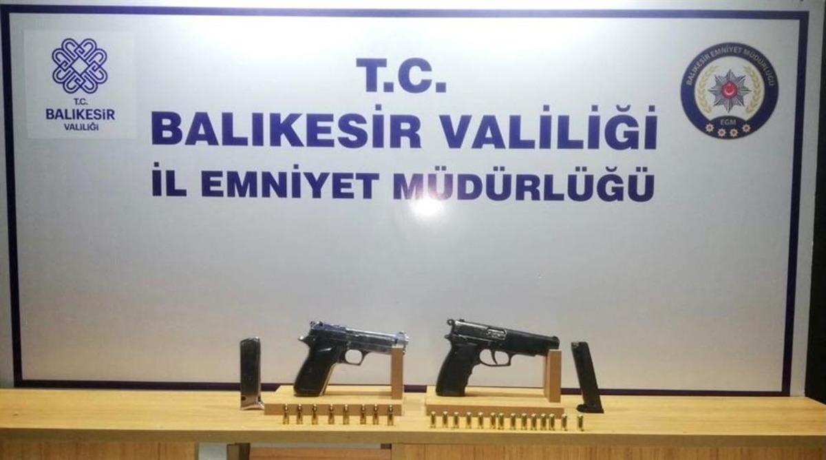 Balıkesir&rsquo;de polis 6 aranan şahsı yakaladı
