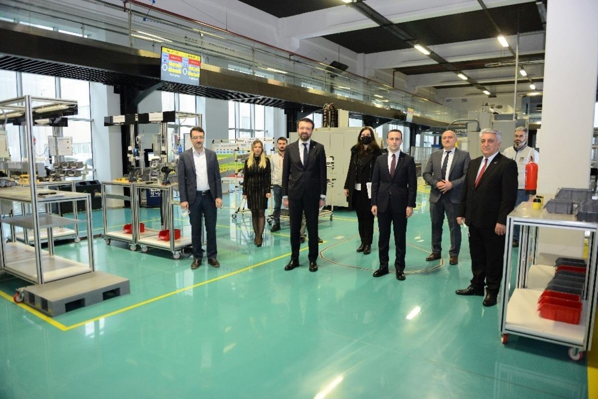 BMF, yalın &uuml;retim ve verimlilik anlayışıyla KOBİ&rsquo;leri yeni sanayi d&ouml;n&uuml;ş&uuml;m&uuml;ne hazırlıyor