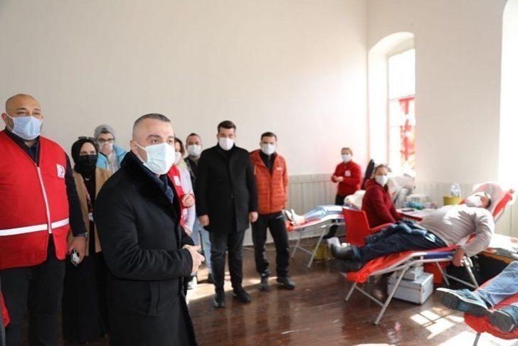 Vefa gönüllülerinden Kızılay’a destek G1