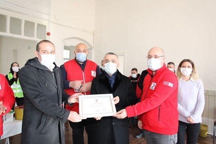 Vefa gönüllülerinden Kızılay’a destek G2